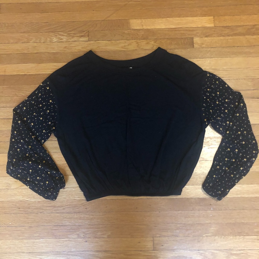 Floral balloon sleeve top